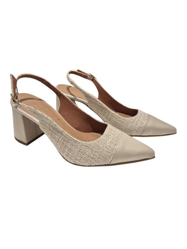 Salón Destalonado Daniela Vega 2381CD Maquillaje