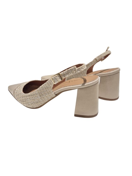 Salón Destalonado Daniela Vega 2381CD Maquillaje