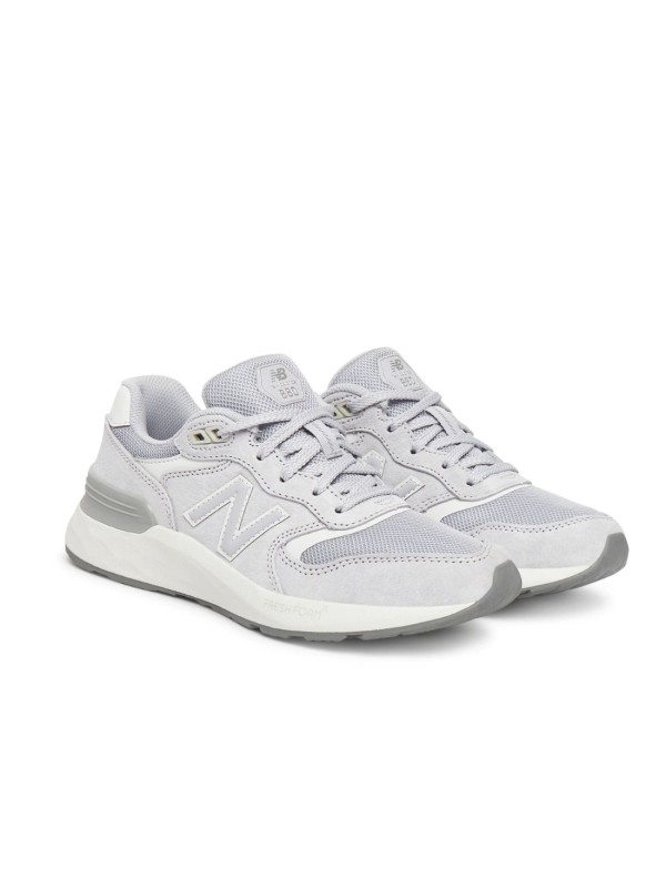 Deportivo New Balance Fresh Foam 880 V7 Gris