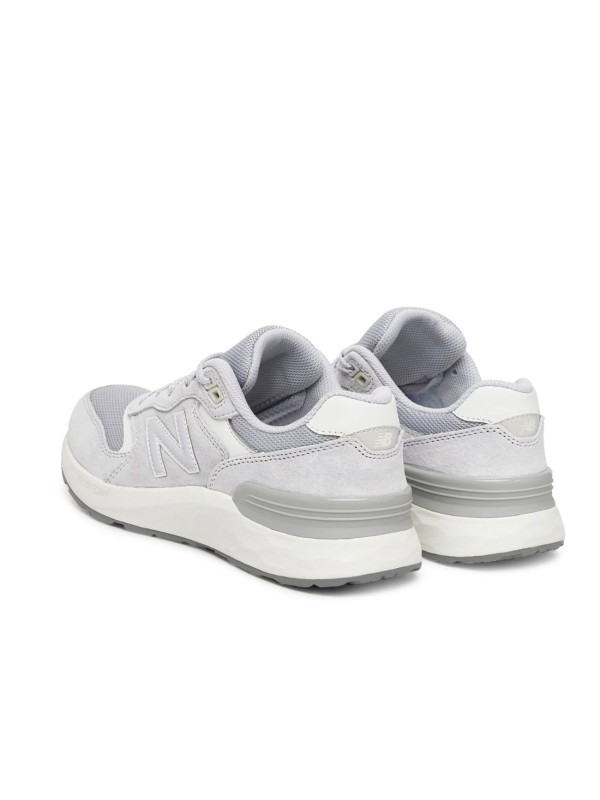 Deportivo New Balance Fresh Foam 880 V7 Gris