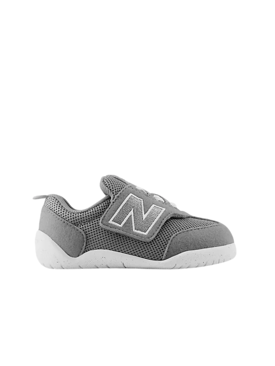 Deportivo New Balance First Gris