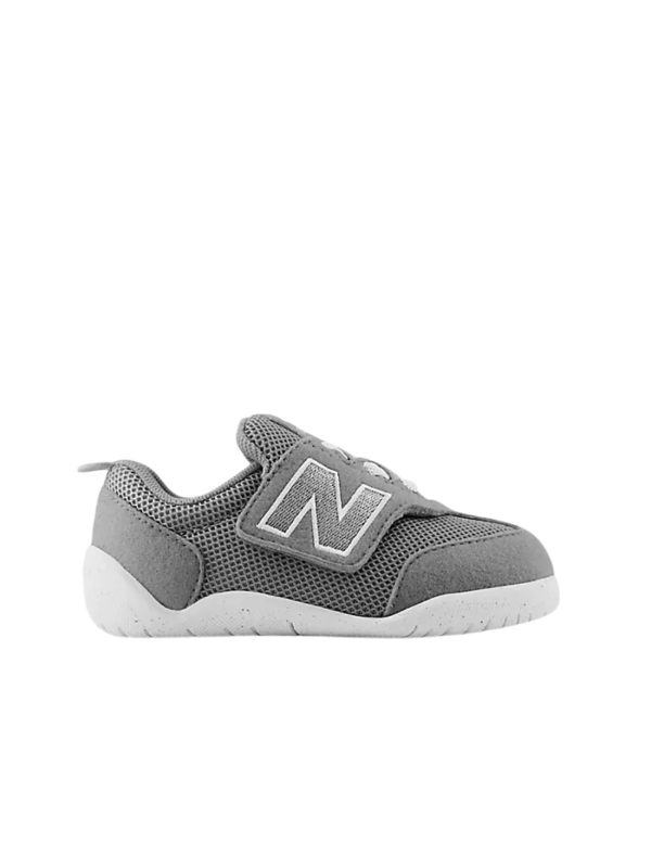 Deportivo New Balance First Gris