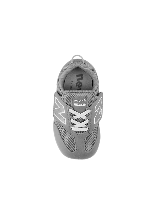 Deportivo New Balance First Gris