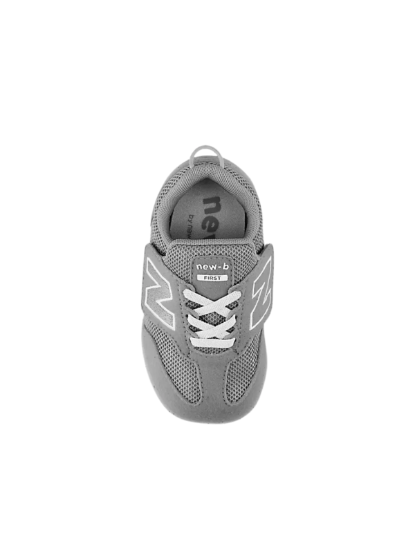 Deportivo New Balance First Gris