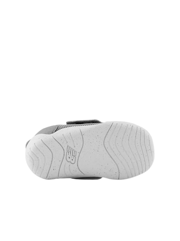 Deportivo New Balance First Gris