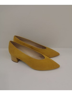 Salón Ingrid Escalzia Mostaza